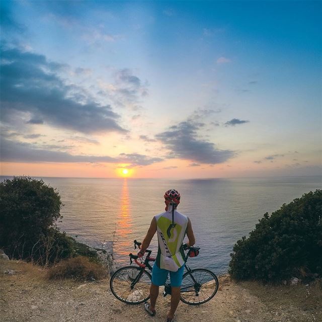 🚴 🌅