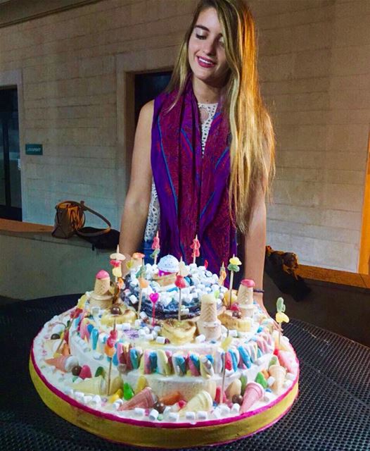 🎂🎈🤗