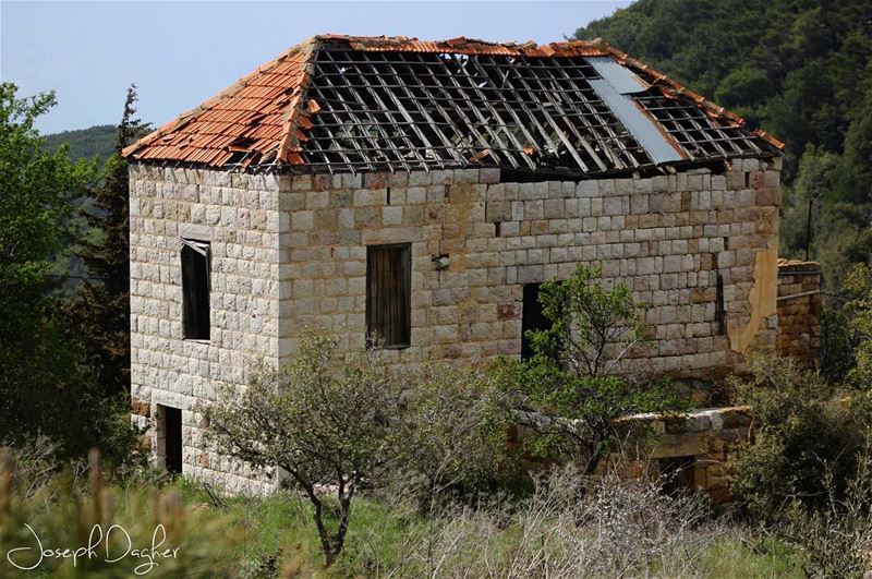 🏡__________________________________________________________... (Ehden, Lebanon)