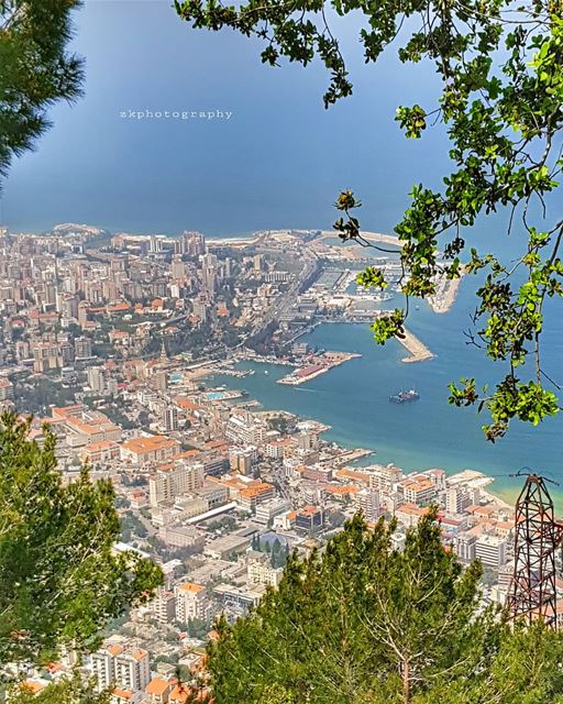 A beautiful window 🇱🇧 * insta_lebanon  ig_lebanon  lebanon_pictures ... (Harîssa, Mont-Liban, Lebanon)