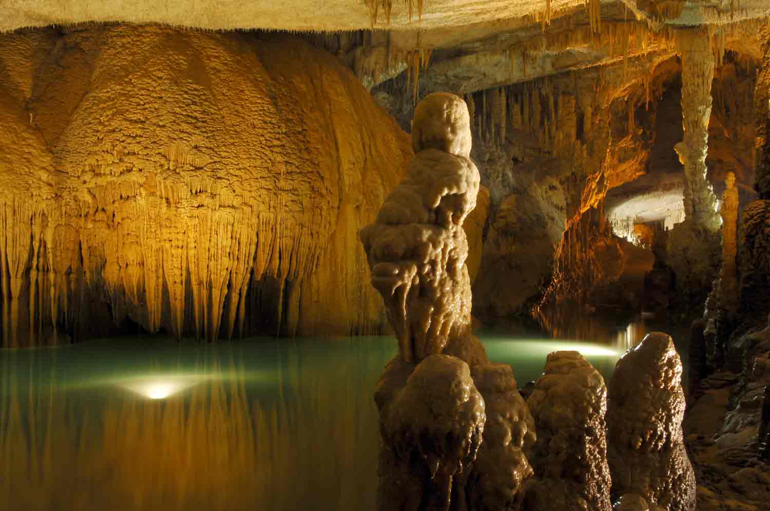 A Collection of Pictures From Jeita Grotto