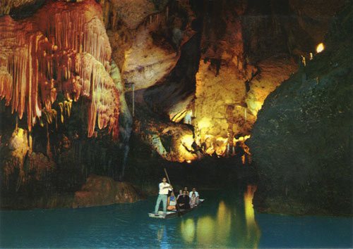 A Collection of Pictures From Jeita Grotto