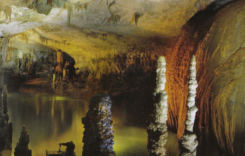 A Collection of Pictures From Jeita Grotto