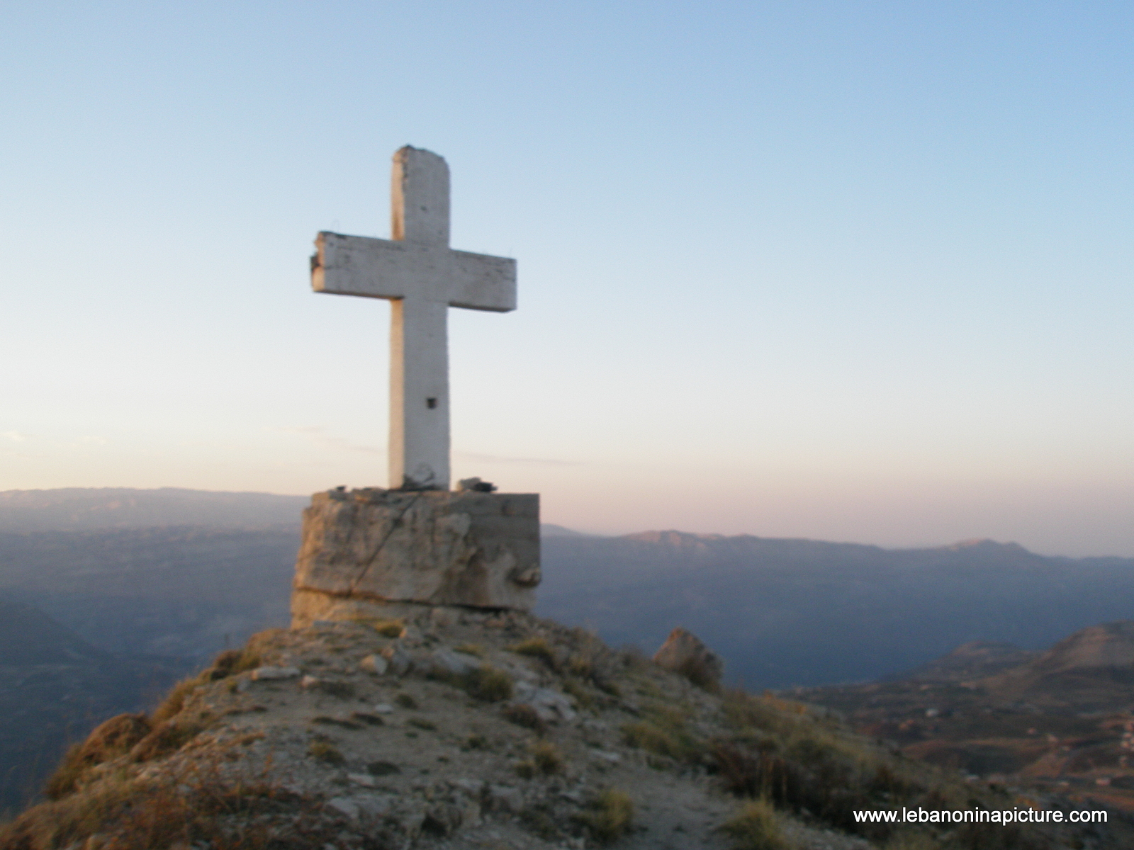 A Hike Between Akoura and Laqlouq