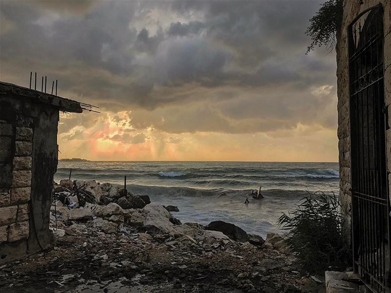 A Jounieh sunset from a different angle🌅• lebanonhouses ... (Joünié)