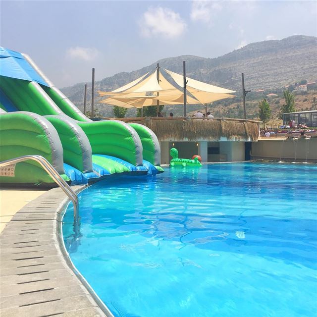 A little bit of sun, and a little bit of water; the perfect sunday... (Kroum Ehden)