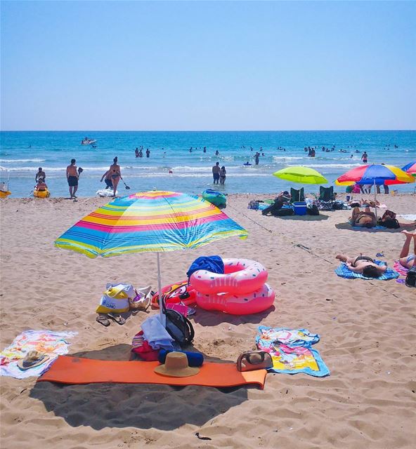 A mattress and a colorful parasol are all you need 🌊 🌞 (Cloud 59)