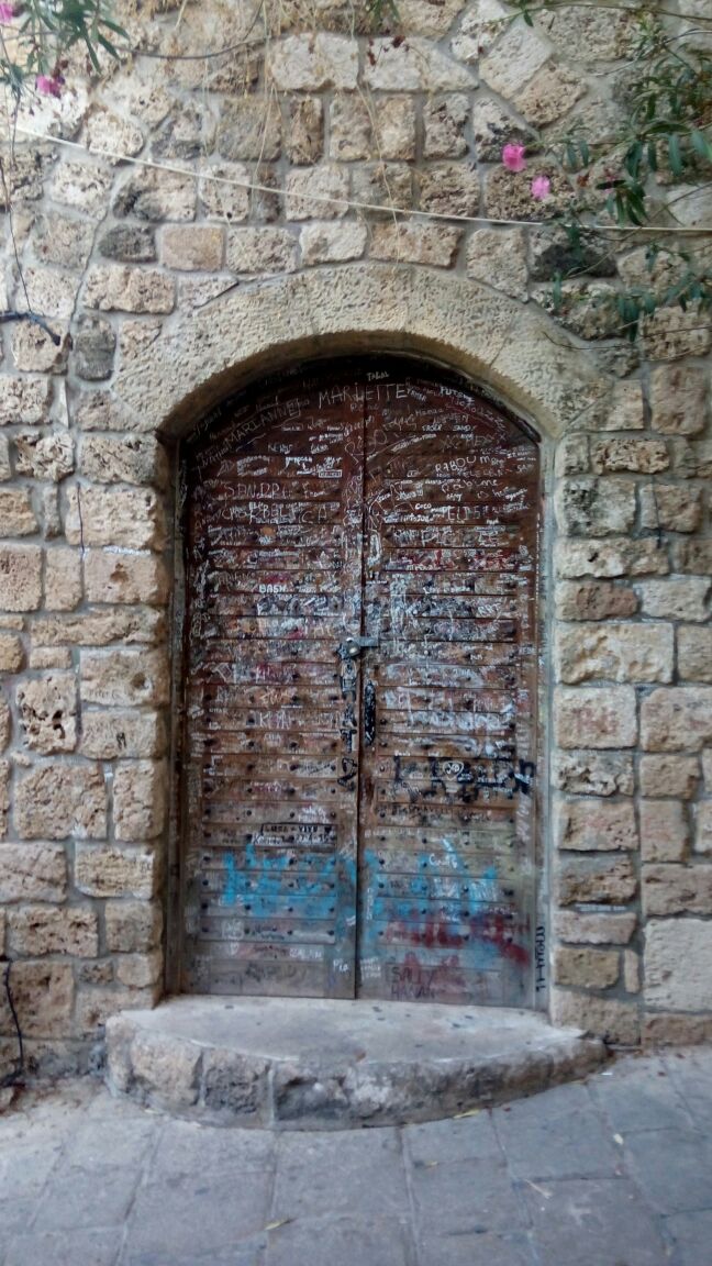 A morning walk in Byblos