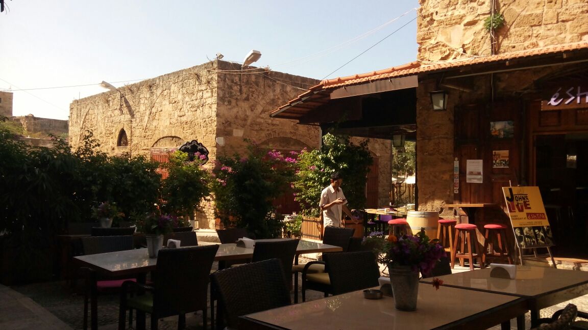 A morning walk in Byblos