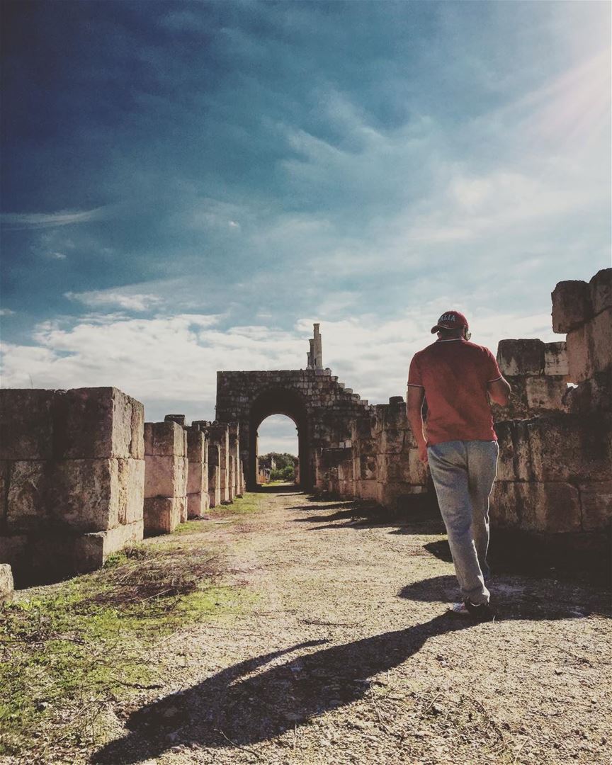 A stroll though the old. roadtrip  tyre  sour  south  lebanon ... (Tyre, Lebanon)