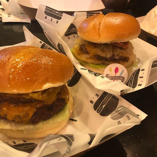 A tasty burger 🍔 for our Saturday lunch 😋😋 the truffle burger and the... (Refined Exotic Burger)