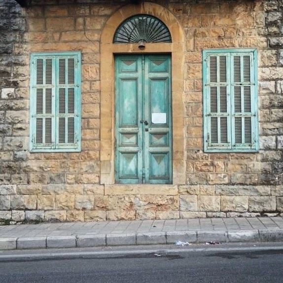 a turquoise tint 🚪 (Dhoûr Ech Choueïr, Mont-Liban, Lebanon)