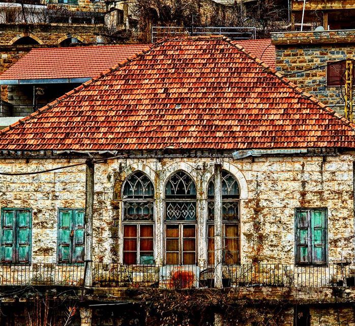 A typical Lebanese traditional house🏡