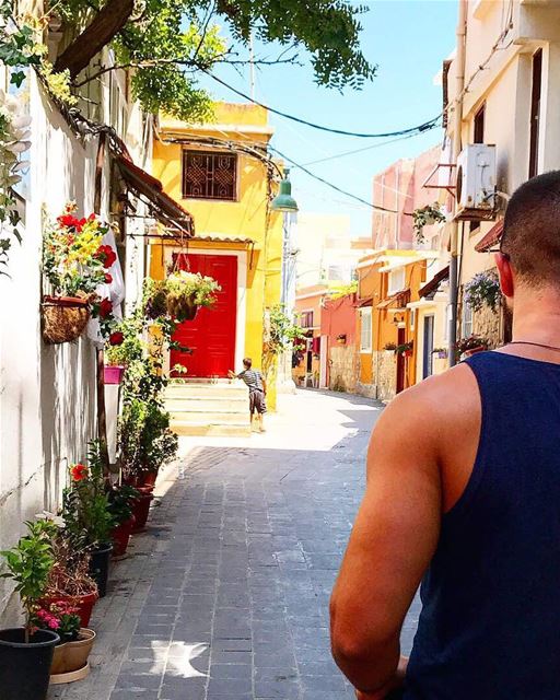 A walk into the old town 🏘  lebanesebucketlisters  tyre  lebanon  beirut ... (Tyre, Lebanon)