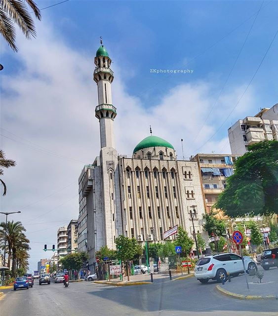 Abel Nasser Mosque - Beirut 🇱🇧 * insta_lebanon  ig_lebanon ... (El Mazraa, Beyrouth, Lebanon)