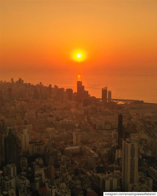 About today’s sunset in Beirut 🔥 A little bit noisy but I liked the sun’s... (Beirut, Lebanon)