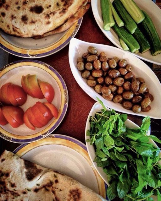 All happiness depends on a leisurely breakfast 👌🏻 (Kasrouane)