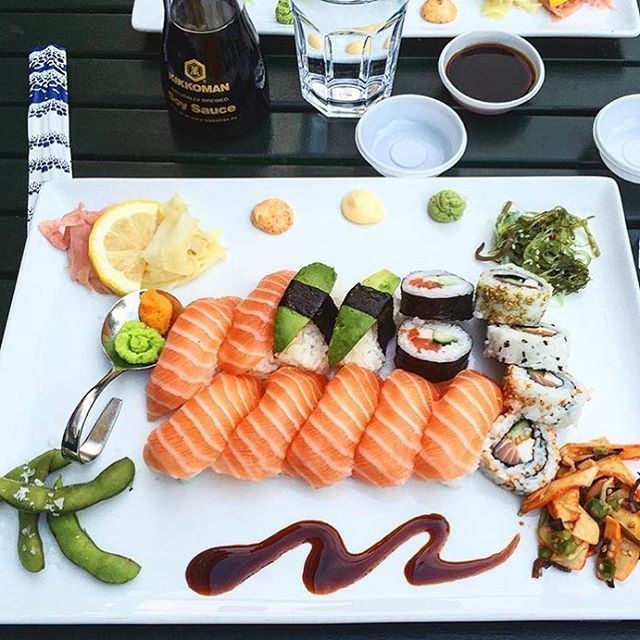 Allt jag behöver just nu😂🙄Credits: @njoy_stockholm Sushi 🍣😍... (Svenska Sushiköket)