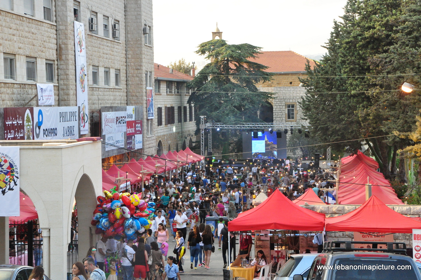 Around the World in Beit Chabeb