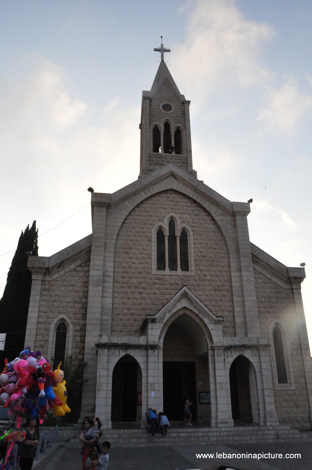 Around the World in Beit Chabeb