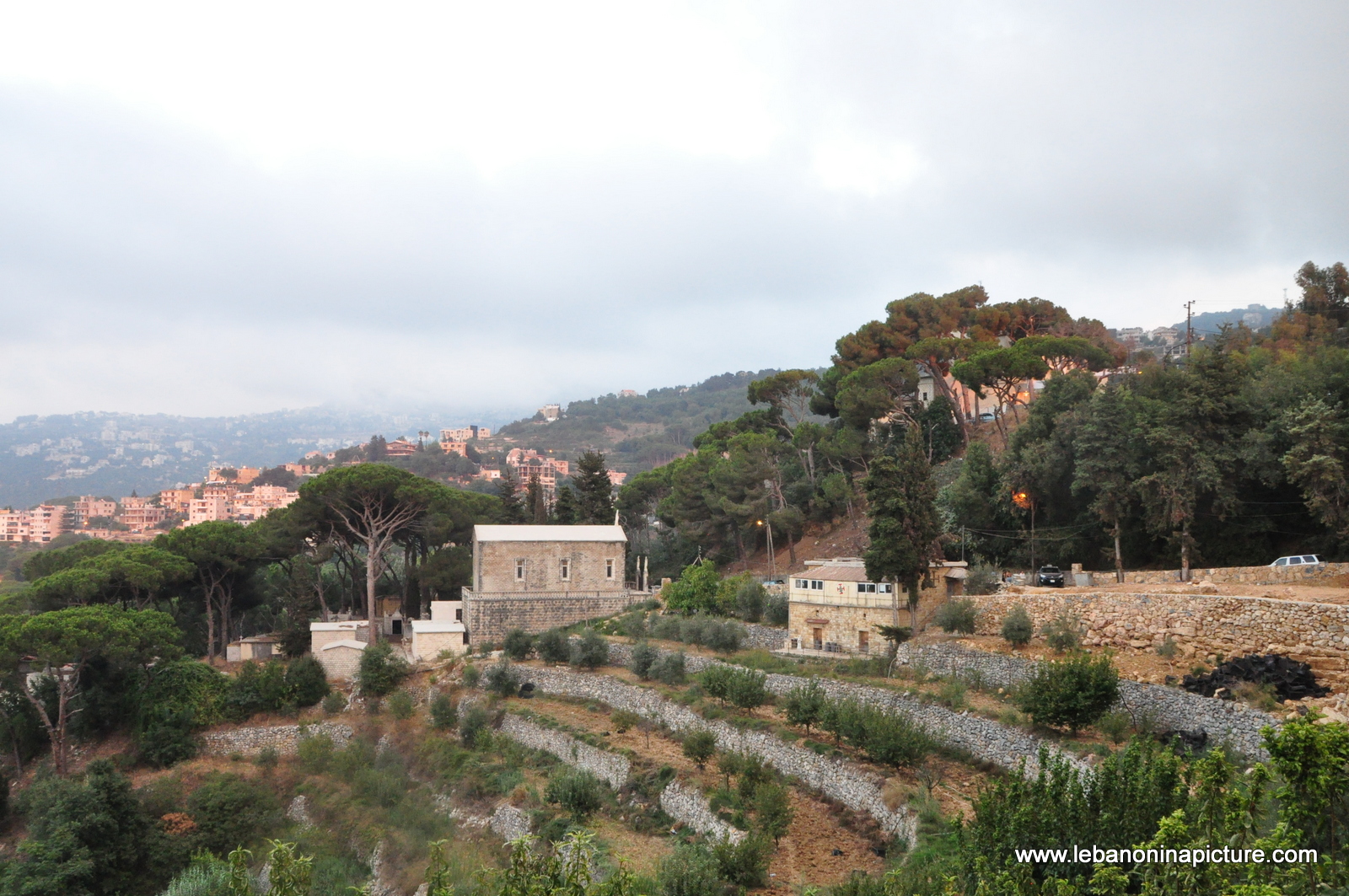 Around the World in Beit Chabeb