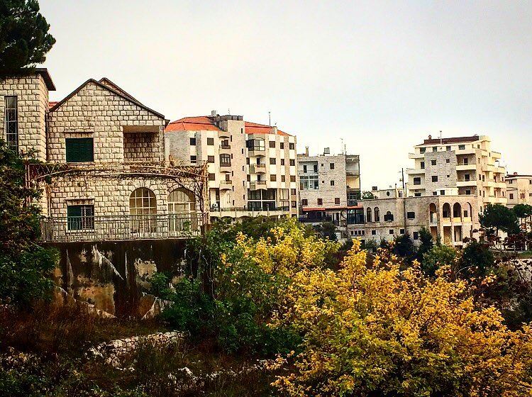 🍂🏠🍁 autumn  season  village  beautiful  view  lebanon  mylebanon ... (Rayfun, Mont-Liban, Lebanon)