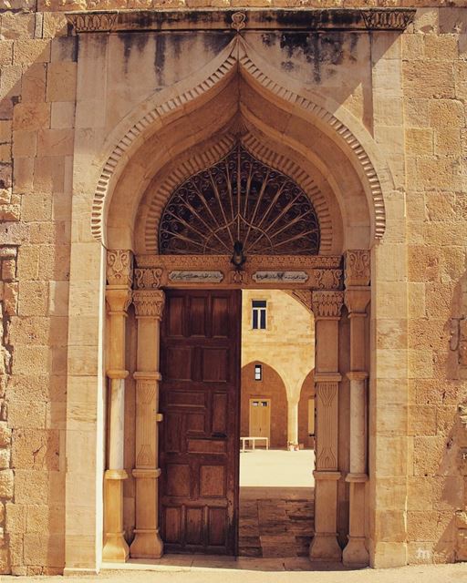 -Back to School Mood - ... ptk_lebanon  amazinglebanon  lebanon_hdr ... (Joûn, Liban-Sud, Lebanon)