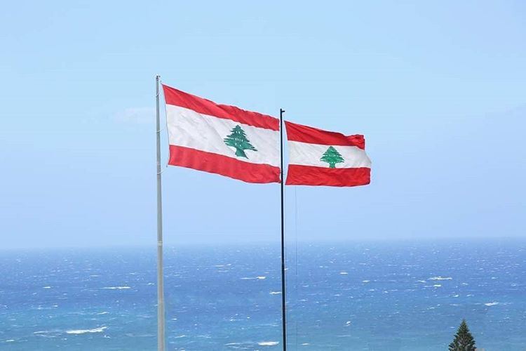  batroun  lebanese  flag  bebatrouni  lebanon  northlebanon ... (Batroun Public Garden)