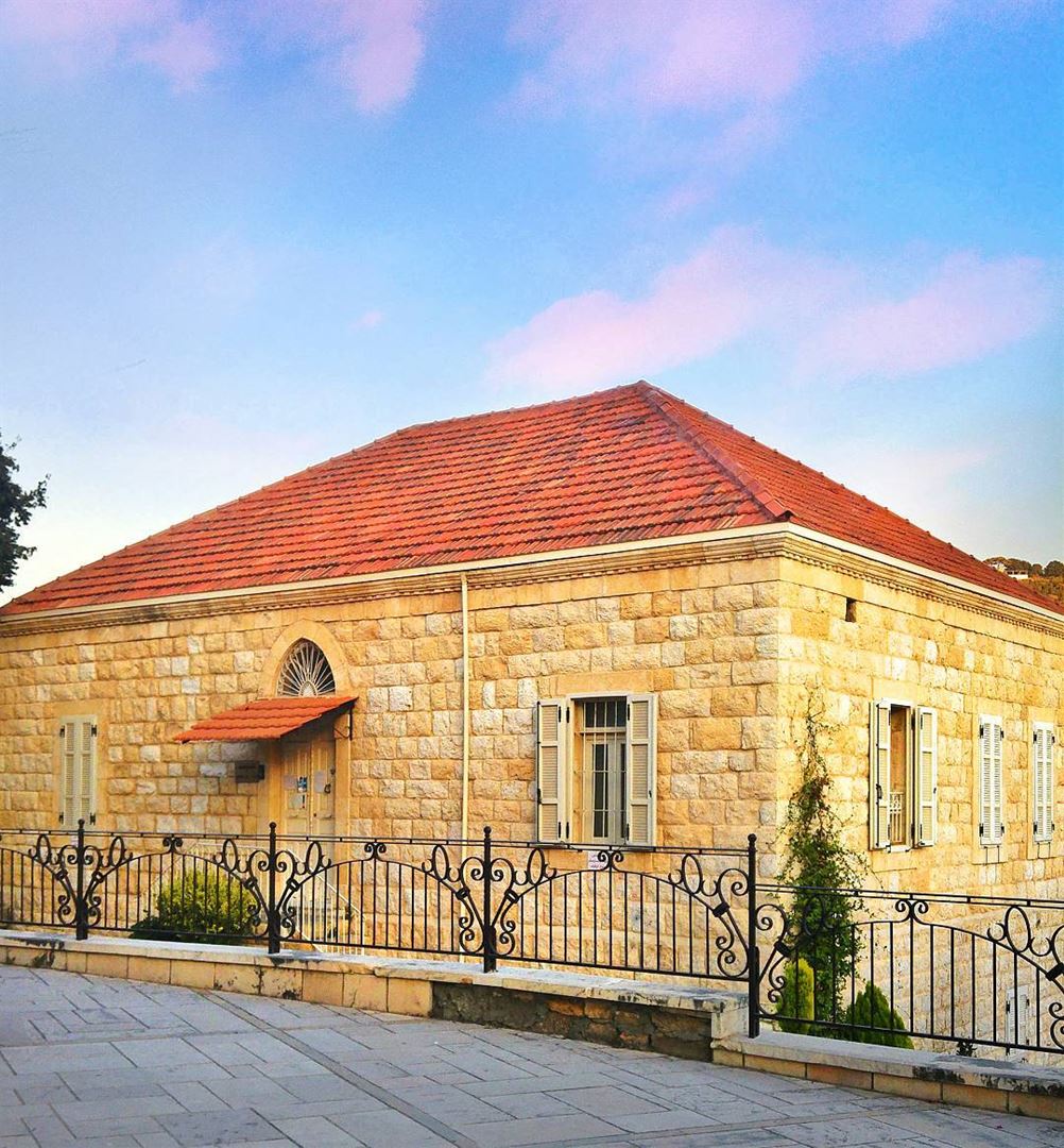 Beautiful lebanese house in Zouk 😍 lebanon  nature  naturelovers ... (Zouk Mosbeh)