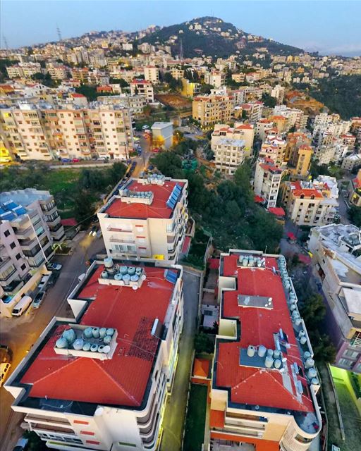 Beautiful mosaic 🏘🏡Good evening igers. --------------------------------- (Mansourieh El Matn المنصورية - المتن)