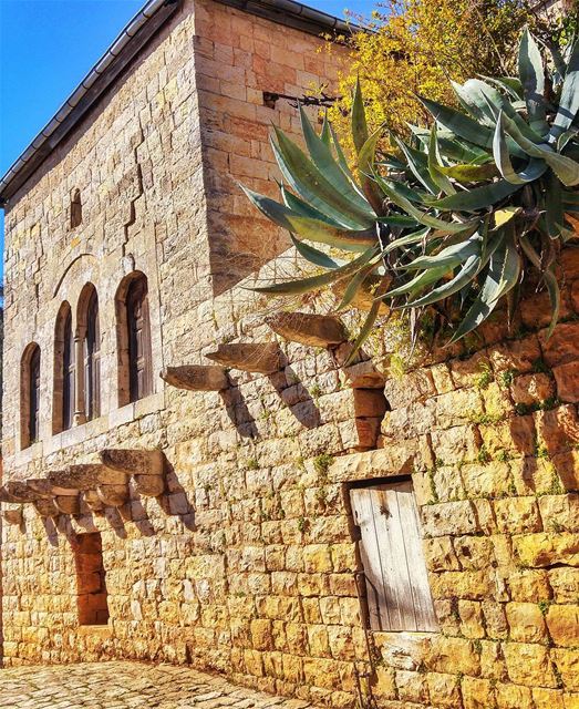 Beautiful old Monastery 🙏 lebanon  nature  naturelovers  natureporn ... (Deïr El Qamar, Mont-Liban, Lebanon)