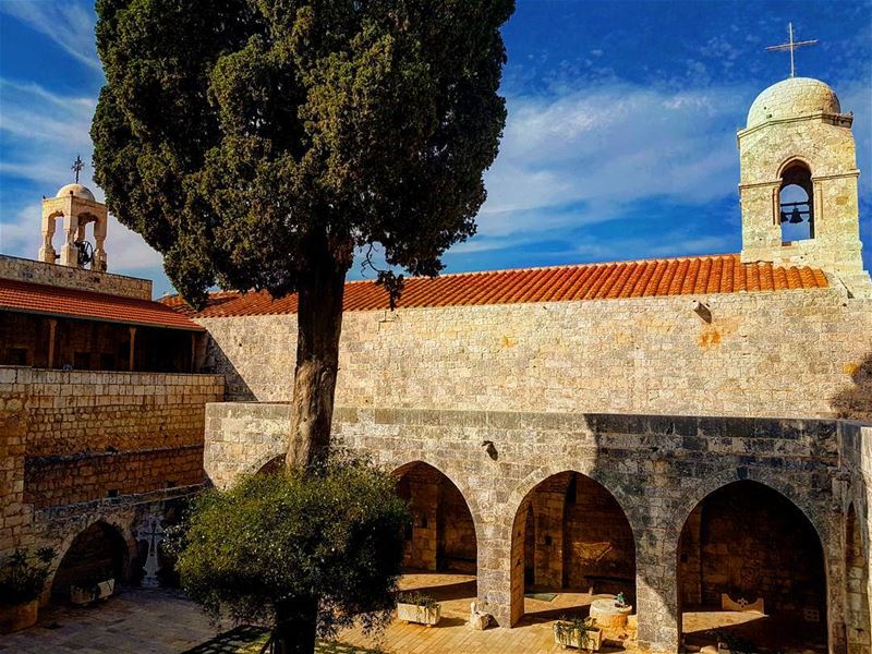 @beautifullebanon @lebanoninapicture @lebpix @lebanon @amazingviewsoflebano (Balamand Monastery)