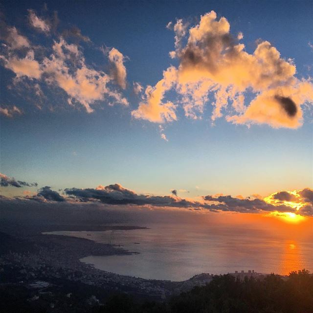 Beirut as seen from 🏔 (Salib L Kfour)