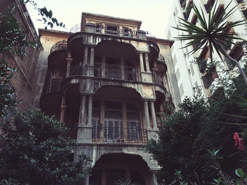 😱🖤 beirut  beyrouth  lebanon  livelovebeirut  livelovelebanon ... (Achrafieh, Lebanon)