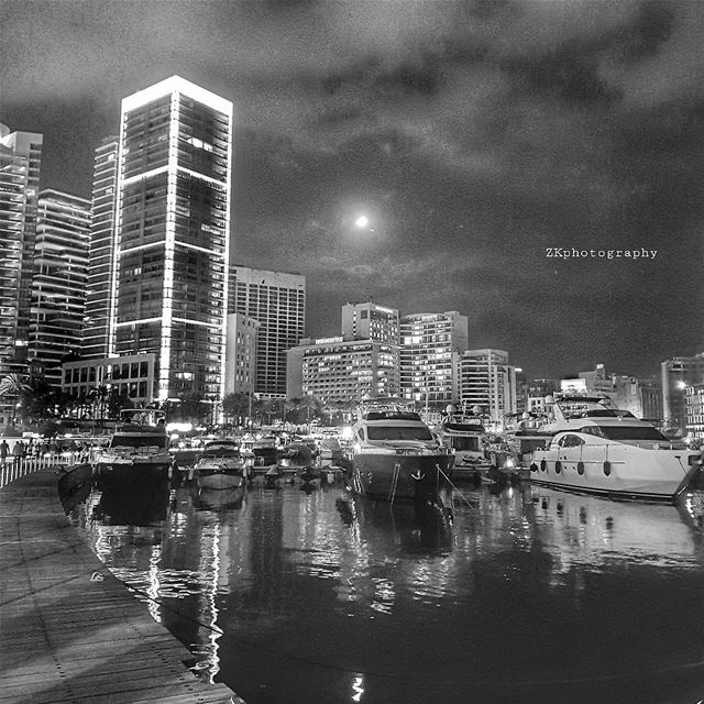 Beirut by night 🌟 * insta_lebanon  ig_lebanon  lebanon_pictures ... (Zaitunay Bay)