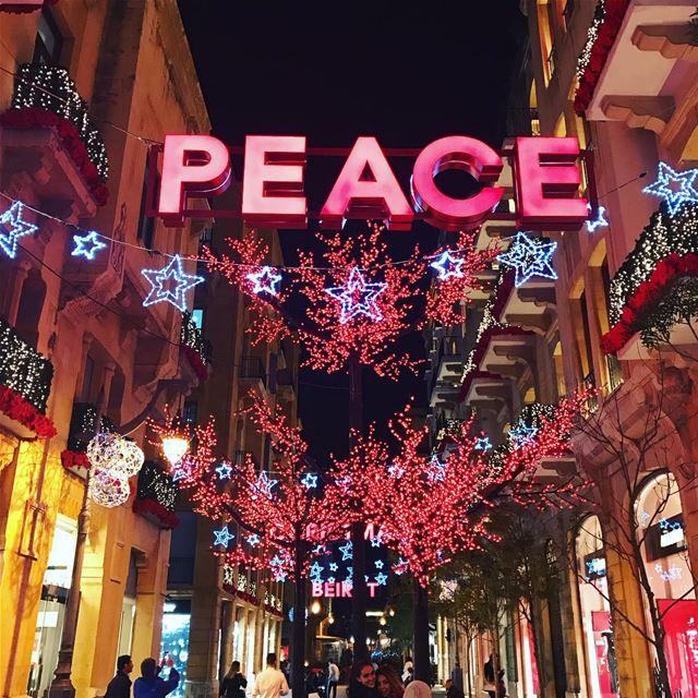 Beirut Christmas Decorations 2016 (Aïshti)