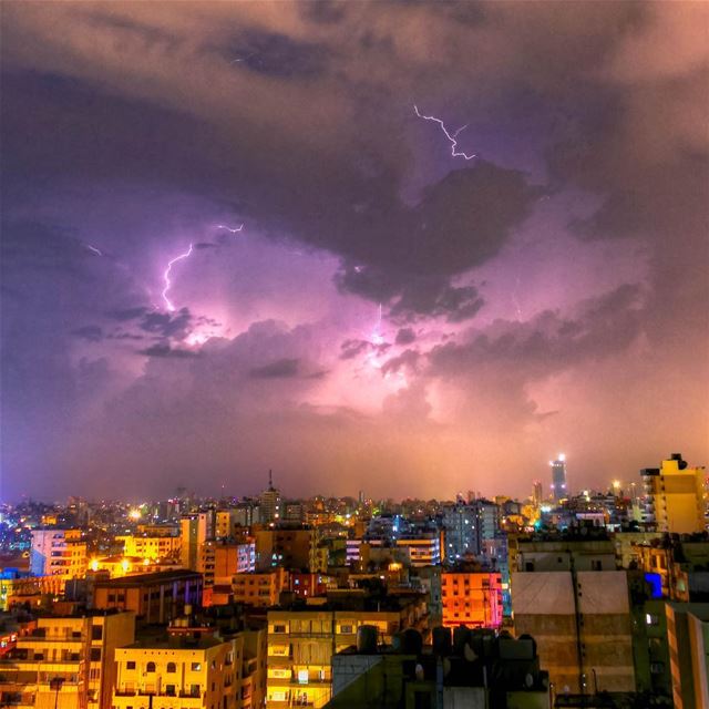 Beirut lighting storm aboutlastnight beautiful lebanon super_lebanon... (Beirut, Lebanon)