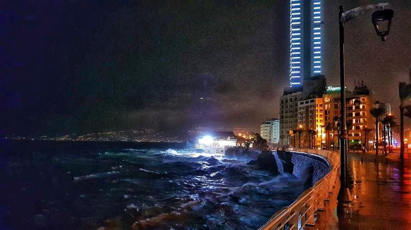 Beirut under the storm 🌊🌊🌪💨  livelovebeirut  lebanonspotlights... (Beirut, Lebanon)