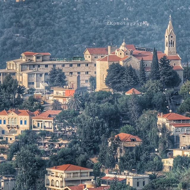 Beit Chabab - Summer 2017 🇱🇧 • insta_lebanon  ig_lebanon ... (Beït Chabâb, Mont-Liban, Lebanon)