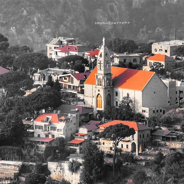 Beit Chabeib - Summer 2017 🇱🇧 • insta_lebanon  ig_lebanon ... (Beït Chabâb, Mont-Liban, Lebanon)