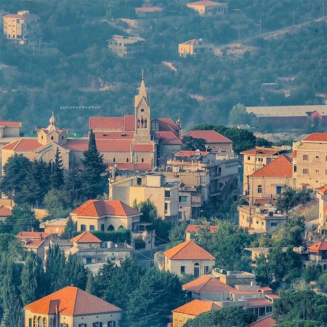 Beit Chabeib - Summer 2017 🇱🇧 * insta_lebanon  ig_lebanon ... (Beït Chabâb, Mont-Liban, Lebanon)