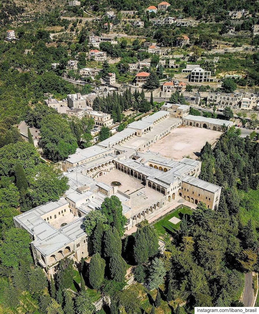 🇱🇧🇧🇷 Beiteddine, que quer dizer ‘Casa da Fé’ (Beit-el-Dine), é o nome... (Beit Ed-Deen, Mont-Liban, Lebanon)