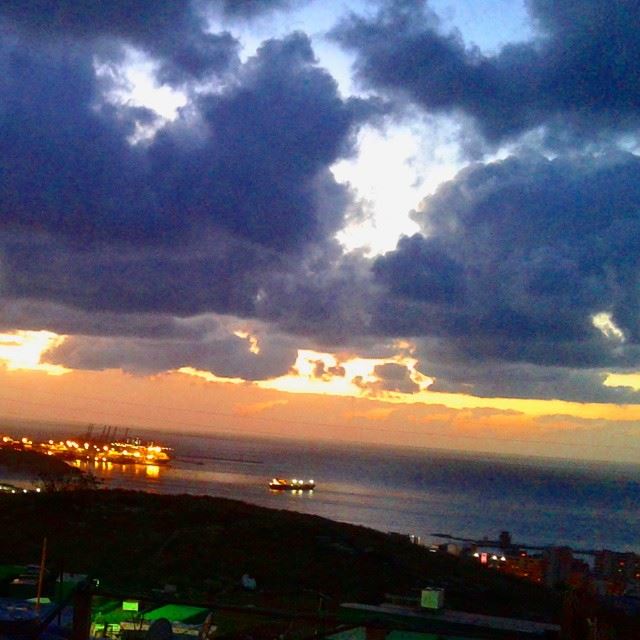 Beyrouth hier soir mediterraneansea cloudy clouds sunlight sunset