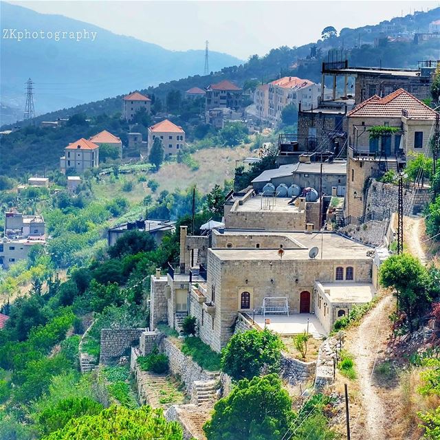 Biladouna- بلادُنا 🇱🇧 * insta_lebanon  ig_lebanon  lebanon_pictures ... (Dayr Al Qamar, Mont-Liban, Lebanon)