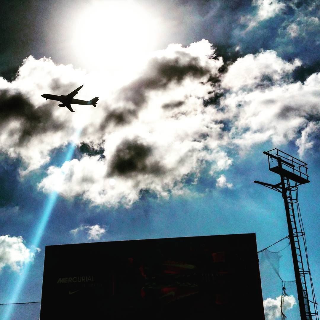 Black  highnoon  instagramers  instagramaviation  avgeek  skyporn ... (Beirut, Lebanon)