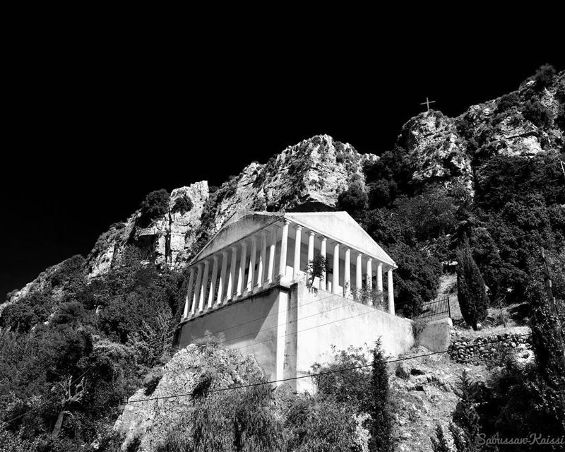  blackandwhite  monochrome  jezzine ...