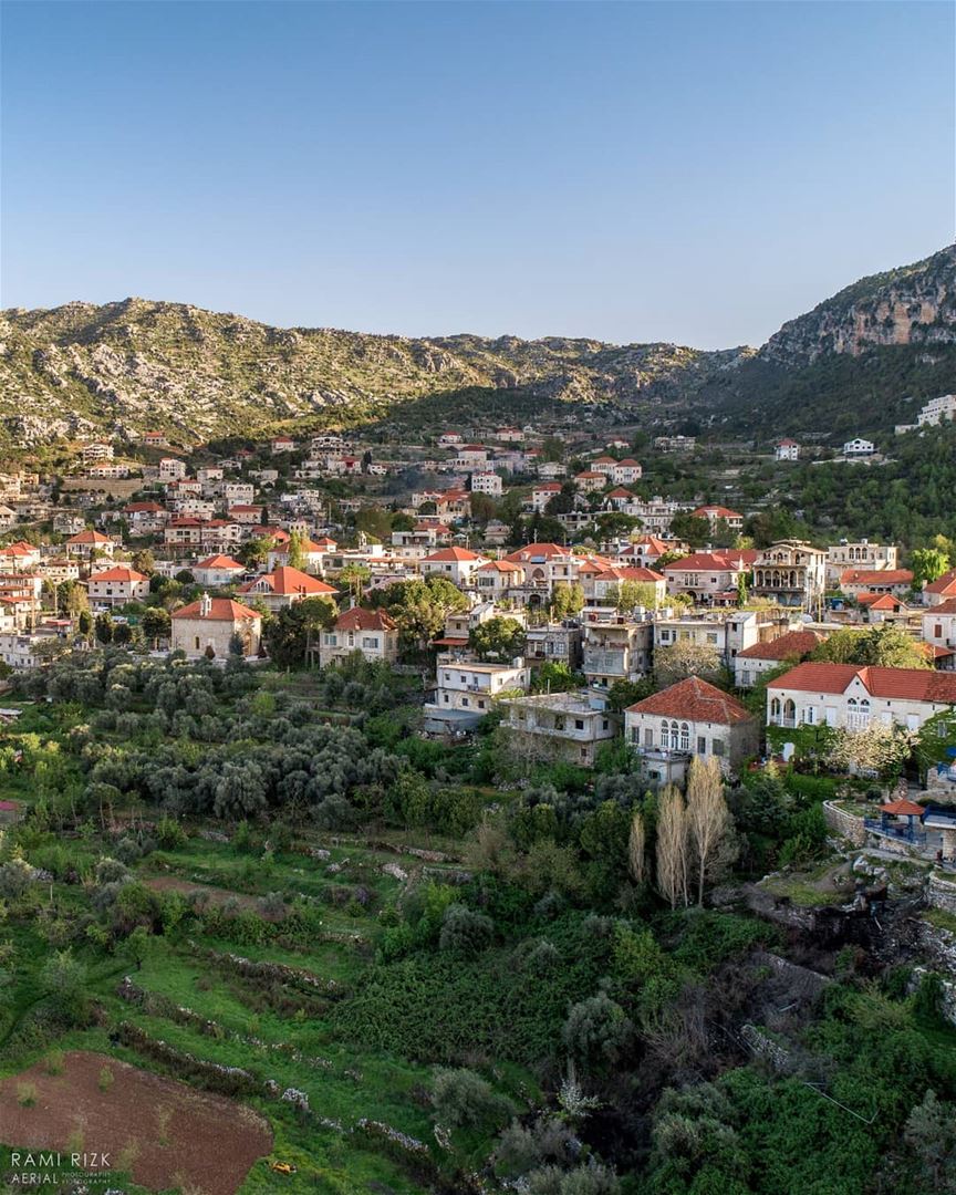 Brick Rooftops 🏡. .. douma  northlebanon  lebanon  dji  drones ... (Douma, Liban-Nord, Lebanon)