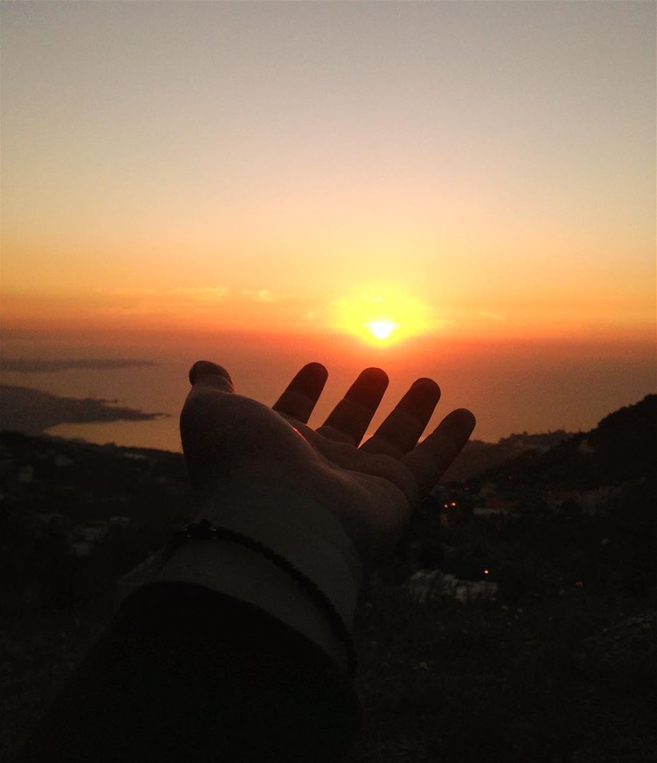 Catch the moment and make it perfect ☝🏼️🌅  sunset  january  afternoon ... (El Ghîné, Mont-Liban, Lebanon)