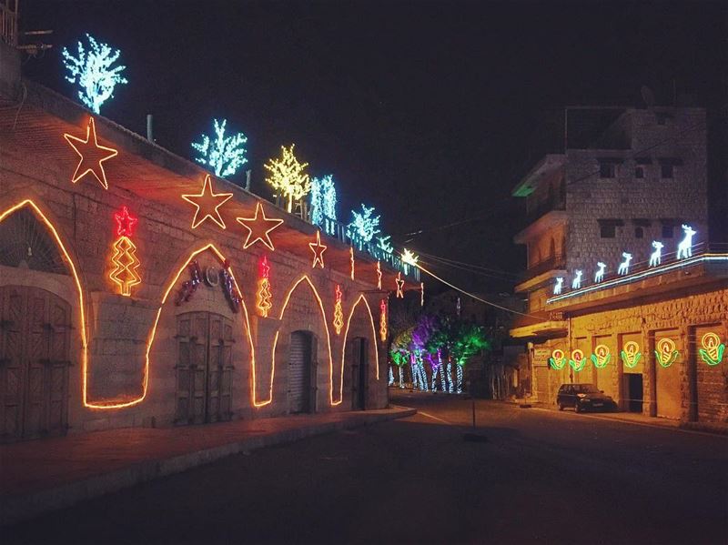 Christmas Decorations in Beit Eddine (Beit Eddine)