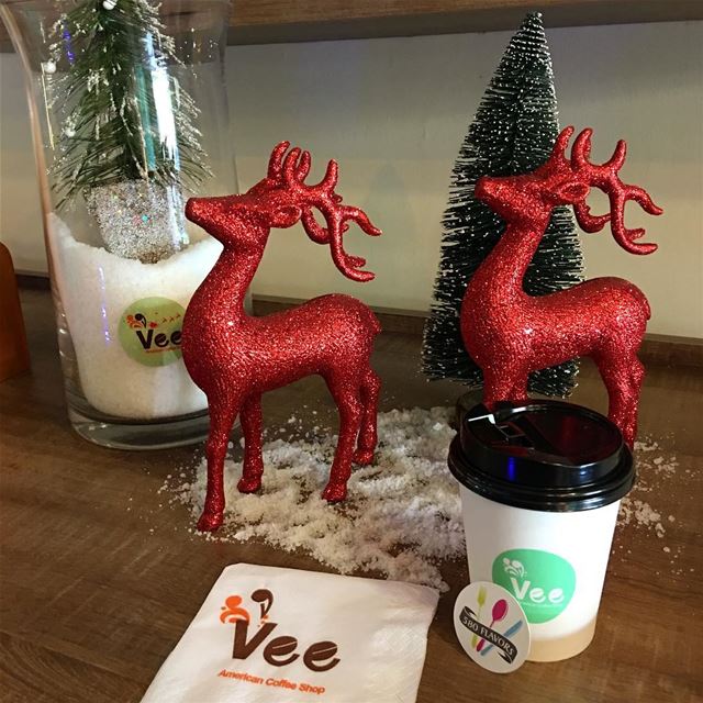 Christmas morning at @veeamericancoffeeshop are the best 💚❤️ Enjoying my... (Vee American Coffee Shop)